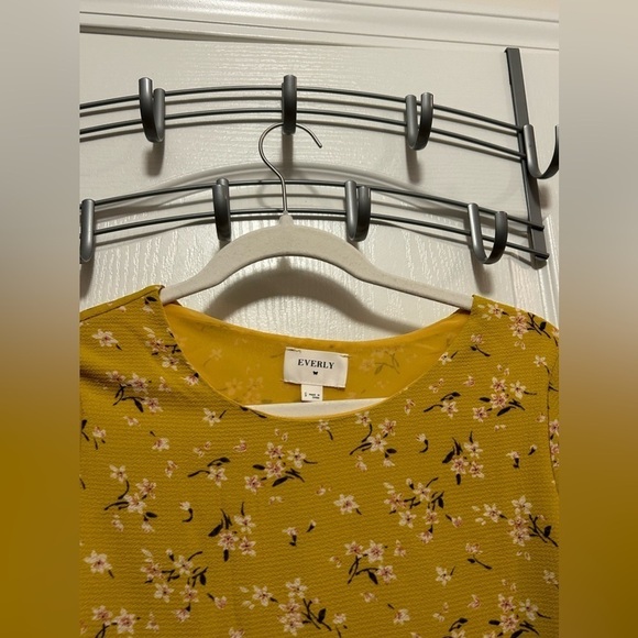Women's Everly Yellow Short Sleeve Floral Blouse Top Size Small boho Cottagecore - Picture 3 of 15